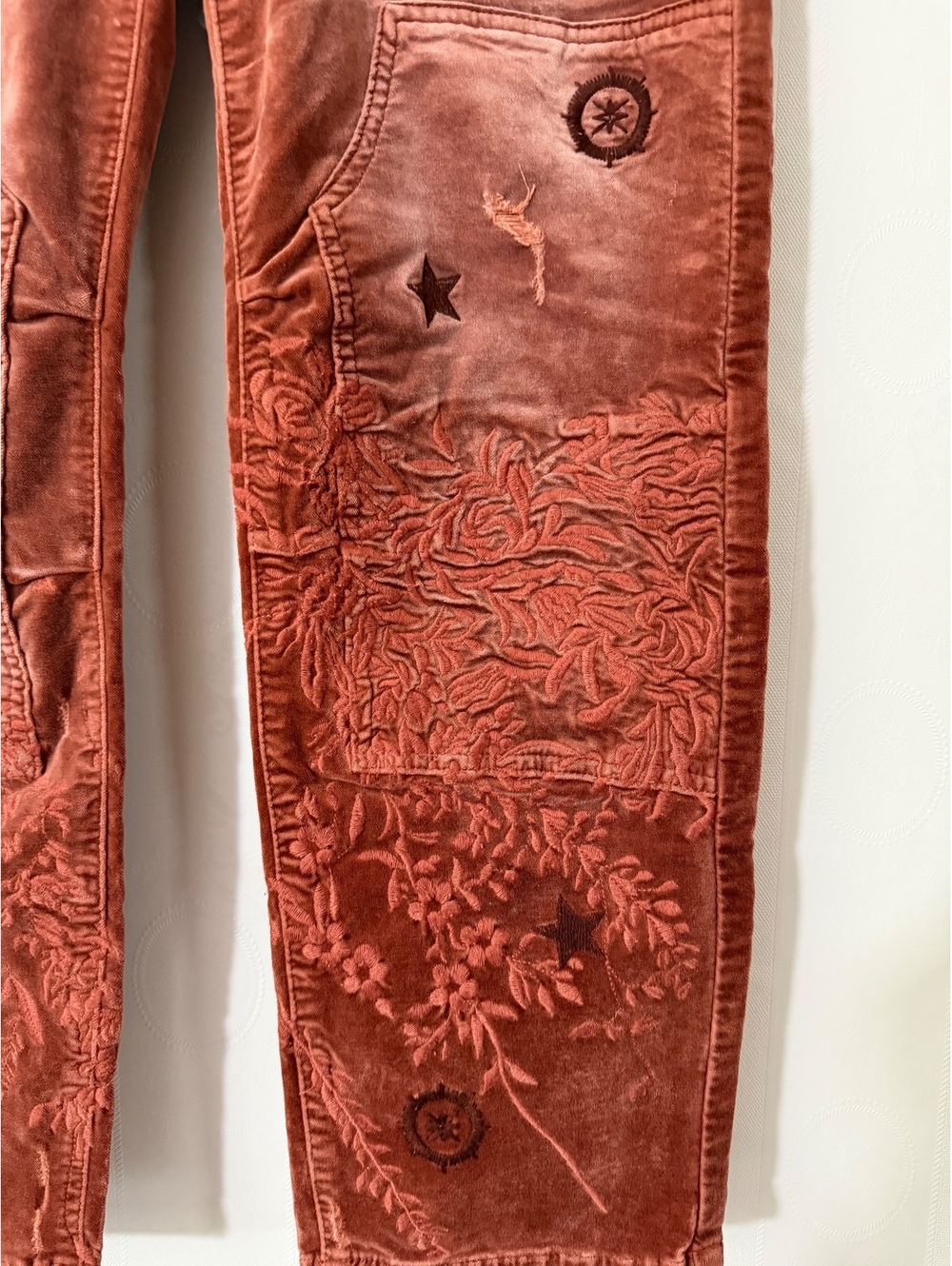Pilcro the Wanderer Embroidered Trousers | Size 29 (US 8) - Picture 2 of 8